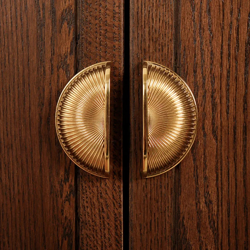 Brass Shell Drawer Knobs – Nordic Antique Round Cabinet Handles for TV Stands and Wine Cases 80x40mm knob