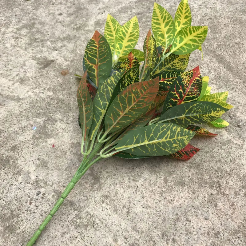 Dlight Decor 33cm Tropical Plant with Codiaeum and Scindapsus Leaves 33cm 32 Leaves