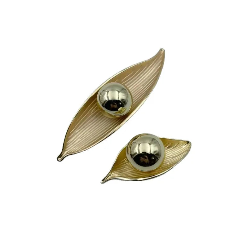 Creative Leaf Ball Zinc Alloy Furniture Handle – Gold Knob for Modern Elegance Knobs