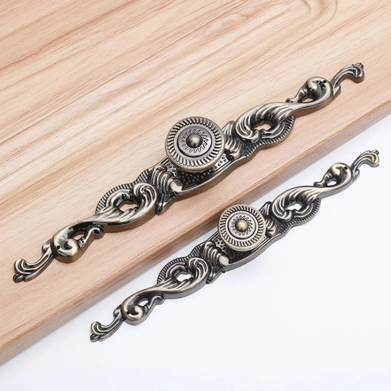 Antique Bronze Cabinet Handles - Vintage Zinc Alloy Drawer Pulls for Furniture Handles