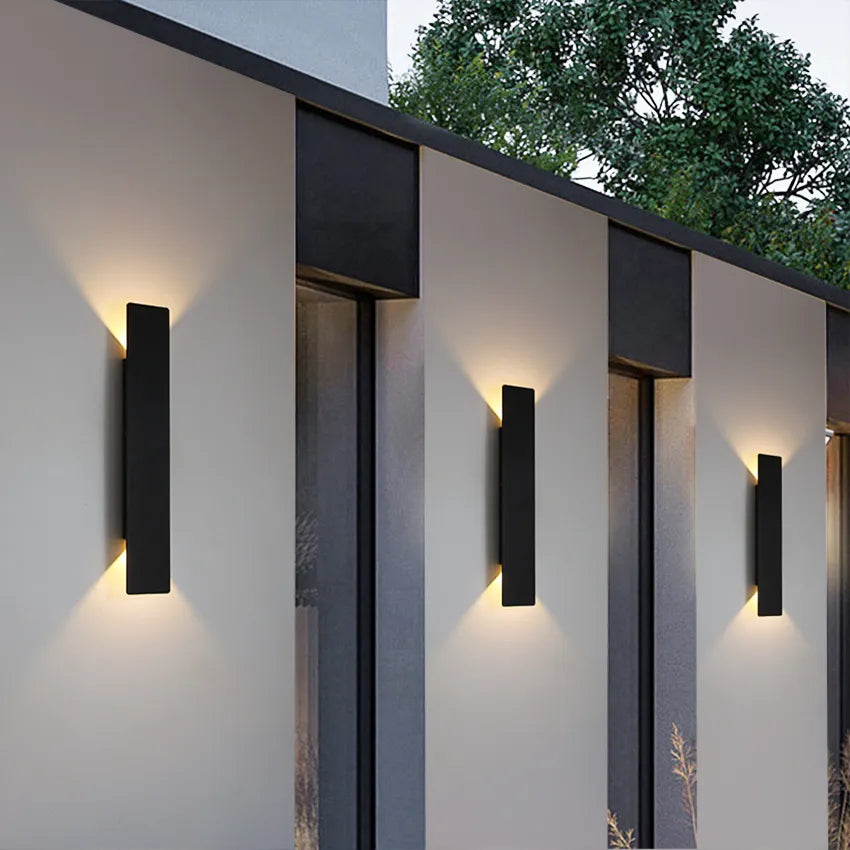 Élise Linear LED Wall Light – product view 1